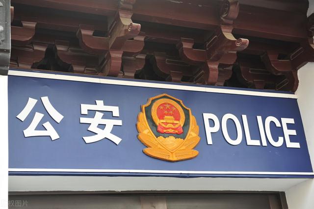 小型汽车牵引拖挂式房车的法律依据 碰到交警查车不用慌