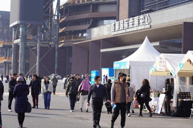 石景山这里举办「房车露营展览会」！解锁“在路上”的诗与远方→
